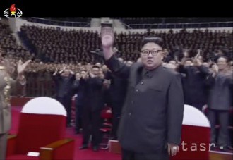 Kim Čong-un sa zúčastnil na popovom koncerte oslavujúcom skúšku rakety