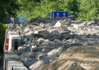 Autodopravcovia si vydýchli, cez Kysuce prejdú na špeciálne povolenie