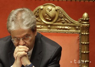 Gentiloni: Nech si každý plní povinnosti namiesto poučovania Talianska