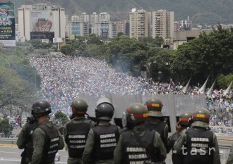 Počas demonštrácie v Caracase bol zranený symbol odporu proti Madurovi