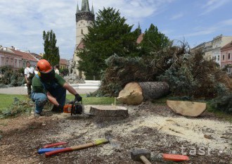 OBRAZOM: Na východe Slovenska úradovala v nedeľu riadna búrka