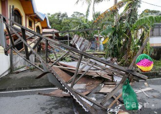 Prvý tajfún sezóny zranil na Taiwane 81 ľudí