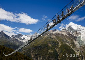 Vo Švajčiarsku sprístupnili najdlhší visutý most pre peších na svete