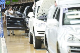 Rezort hospodárstva: Odvetvie automobilového priemyslu čelí výzvam