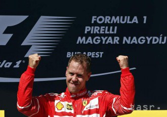 Vettel zvíťazil v Maďarsku a zvýšil náskok, double Ferrari