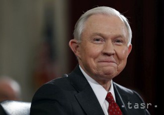 Sessions plánuje zostať ministrom tak dlho, ako si bude Trump želať