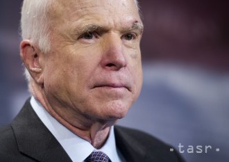 Americký senátor McCain podstúpi chemoterapiu v Arizone