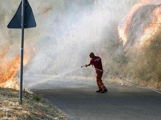 Pri Bošanoch horelo pole: Vietor plamene rozfúkal na celé strnisko, 40 hektárov na popol