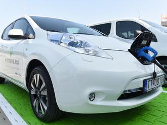 Elektromobilita v Trnave: zvýhodnené poplatky za parkovanie a nové nabíjačky