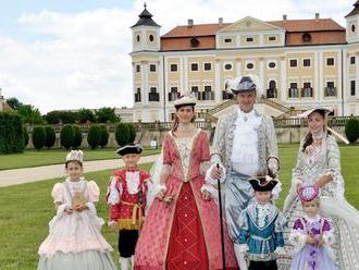 Kostýmní prohlídky jsou tahákem Milotic, zájemci se musejí dopředu objednat