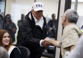 Trump po druhý raz priletel do záplavami postihnutého Texasu