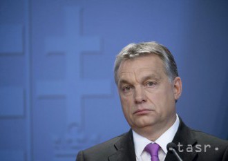 Orbán v prejave hovoril o migrantoch, hraniciach i Macronovi