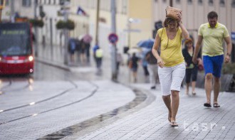 V nedeľu počítajte s občasným dažďom a teplotami do 20 stupňov