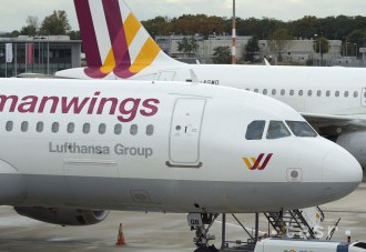 Pozostalí po obetiach havárie stroja Germanwings chcú vyšetrovanie