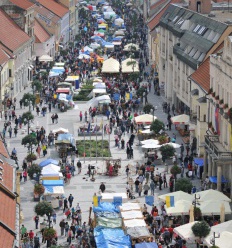 Po roku patrí centrum Trnavy opäť Tradičnému trnavskému jarmoku