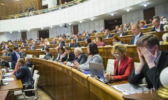 Novelu zákona o účtovníctve posunul parlament do druhého čítania