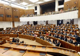 Poslanci rokujú o zmenách v poplatkoch na pohotovostiach