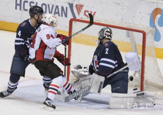 KHL: Slovan nestačil doma ani na Omsk, podľahol mu o tri góly