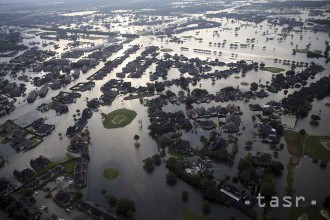 Dolná snemovňa schválila pomoc pre oblasti zasiahnuté hurikánom Harvey