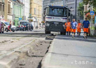 Rezort dopravy žiada zastaviť obnovu električkovej trate na Špitálskej