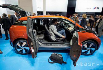 BMW chce mať do roku 2025 na trhu až 25 elektrických áut