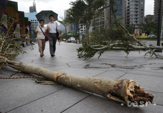 Taiwan sa pripravuje na priamy úder silného tajfúnu Talim