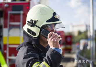 V Krivanoch zasahujú hasiči pri požiari viacerých domov