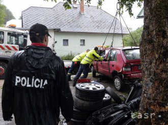 Autá z vrakoviska v Lazanoch sú kategorizované aj ako nebezpečný odpad