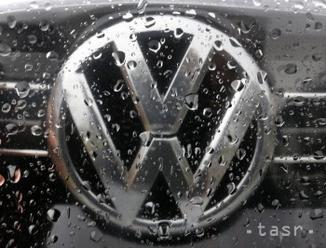 Volkswagen má v Číne problémy s airbagmi od Takaty, zvoláva do servisu