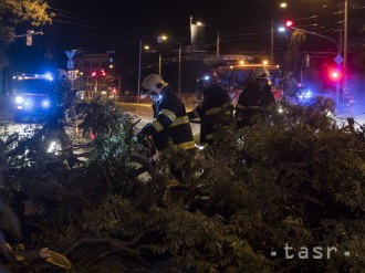 Hasiči boli v pohotovosti: Na týchto miestach sa v noci nezastavili