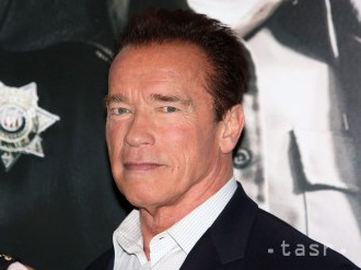 Arnold Schwarzenegger si zahral na organe v passauskom dóme