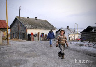 V rómskej osade hasiči v noci likvidovali požiar domu