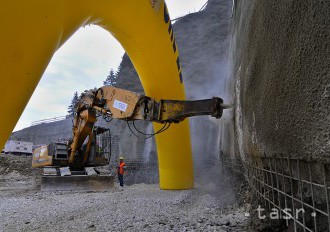 Razenie tunela Čebrať na diaľnici D1 by mohli obnoviť v januári