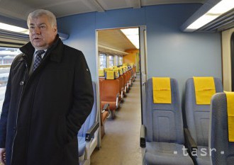 Rezort dopravy chce posilniť vlaky medzi Bratislavou a D. Stredou