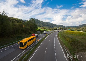 Diaľničiari upravia značenie na úseku D1 Ivachnová-Važec