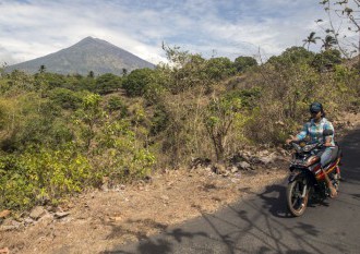 Sopka Agung na ostrove Bali je pred výbuchom