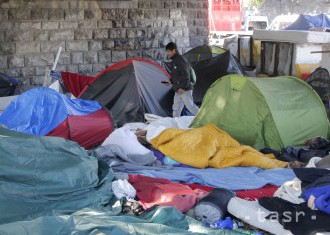 Októbrový summit EÚ bude o migrácii, obrane a zahraničnej politike