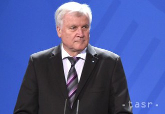 Predseda CSU Seehofer mieni o personálnych otázkach hovoriť na zjazde