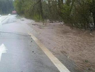 Na Slovensko útočia dažde! VAROVANIE Hrozia nám povodne