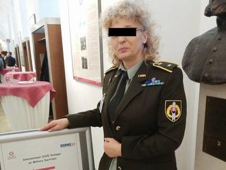 Škandál v slovenskej armáde! Majorka NATO zdieľa statusy hraničiace s vlastizradou