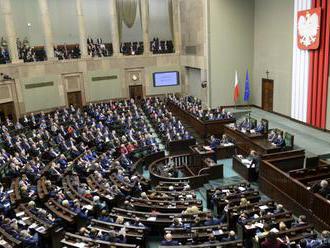 Poľskí poslanci schválili zákaz používania frázy poľské tábory smrti