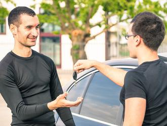 Je to OFICIÁLNE: Slovenská obchodná inšpekcia pokutovala autobazár za stáčanie kilometrov