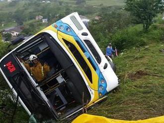 Pri Telgárte havaroval autobus s deťmi: Viezol ich na lyžovačku