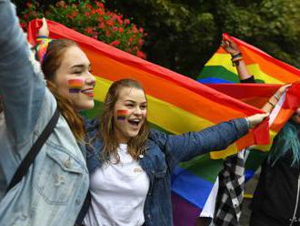 Pod tlakom kritiky v Poľsku zrušili účasť v projekte na podporu LGBTQI