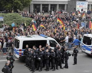 Nemecký súd rozhodol, že polícia nemôže fotografovať protestujúcich