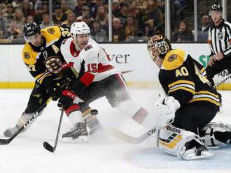 Video: Bergeron hetrikom pomohol k triumfu Chárovho Bostonu, „žraloci“ boli v New Yorku 