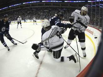 Video: San Jose zničilo Philadelphiu, v Dallase padlo 11 gólov a v NHL aj triumfy Jets a Flames