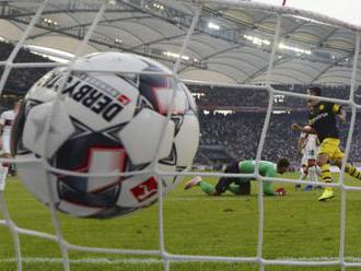 Video: Dortmund vysoko zvíťazil v Stuttgarte, Bayern dohrával bez vylúčeného Robbena