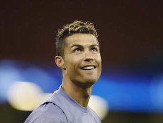 Cristiano Ronaldo dospel vďaka Fergusonovi, tvrdí bývalý spoluhráč „červených diablov“