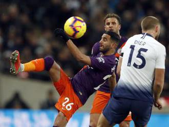 Video: Manchester City si udržal vedúcu pozíciu v Premier League, Tottenham zdolal jediným gólom